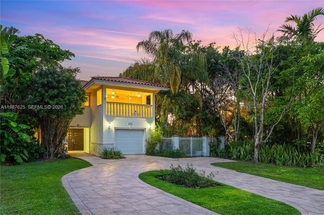 4000 Alhambra Cir, Coral Gables, FL 33146