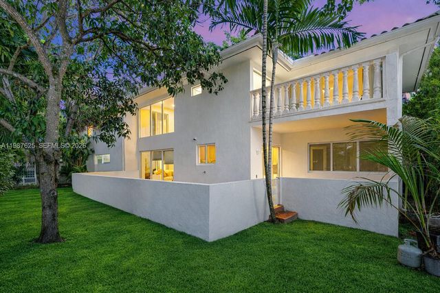 4000 Alhambra Cir, Coral Gables, FL 33146