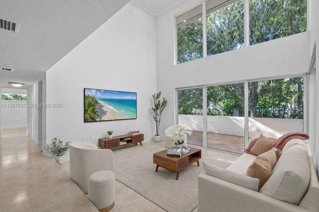 4000 Alhambra Cir, Coral Gables, FL 33146