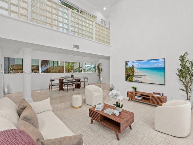 4000 Alhambra Cir, Coral Gables, FL 33146