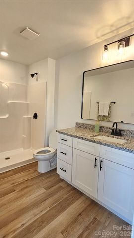 2910 21st street Lane NE, Hickory, NC 28601