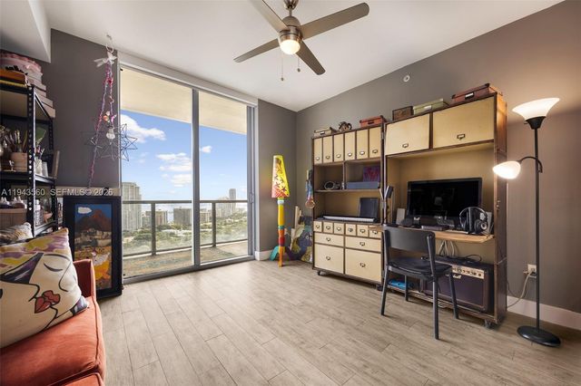 79 SW 12th St PH3904-S, Miami, FL 33130