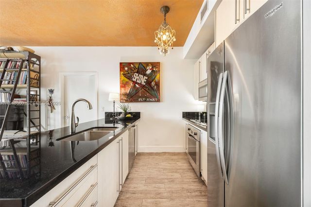 79 SW 12th St PH3904-S, Miami, FL 33130