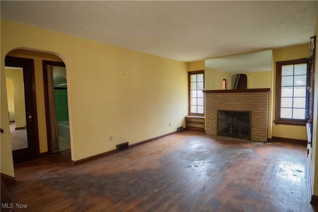 333 17th Street NW, Barberton, OH 44203