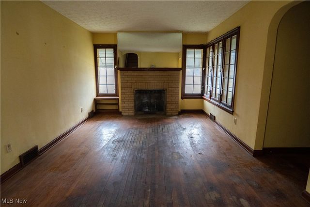 333 17th Street NW, Barberton, OH 44203