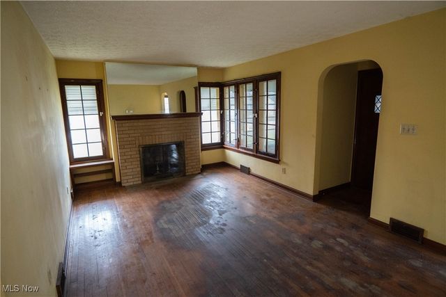 333 17th Street NW, Barberton, OH 44203