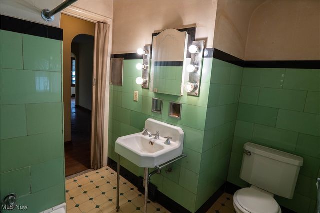 333 17th Street NW, Barberton, OH 44203