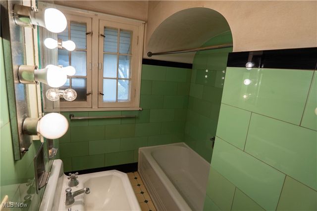 333 17th Street NW, Barberton, OH 44203