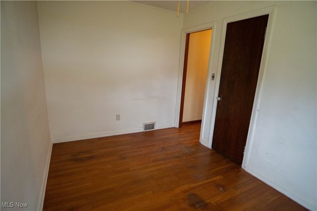 333 17th Street NW, Barberton, OH 44203