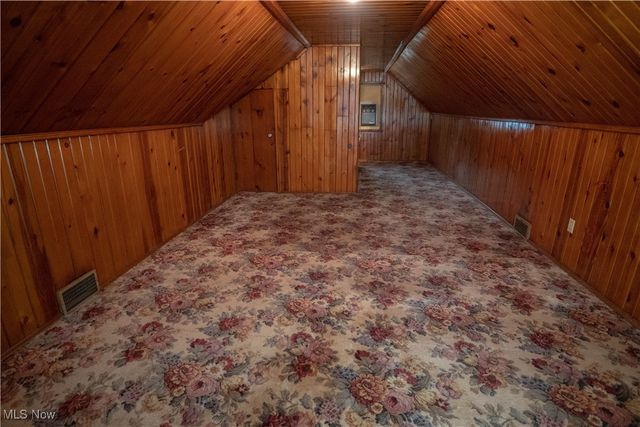 333 17th Street NW, Barberton, OH 44203