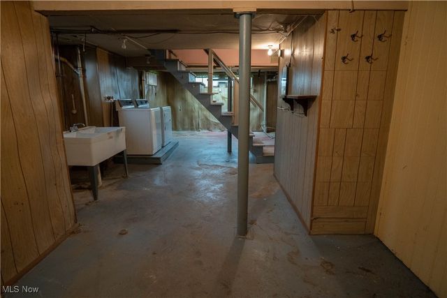 333 17th Street NW, Barberton, OH 44203