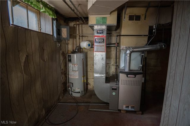 333 17th Street NW, Barberton, OH 44203