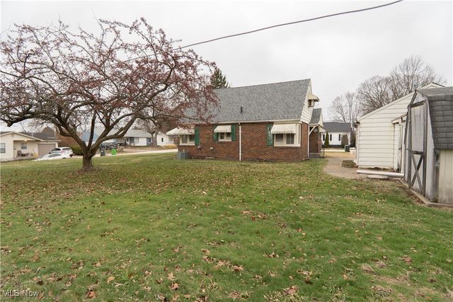 333 17th Street NW, Barberton, OH 44203