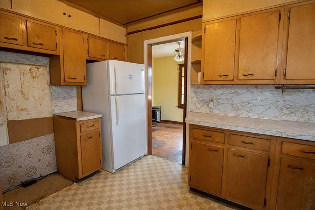 333 17th Street NW, Barberton, OH 44203