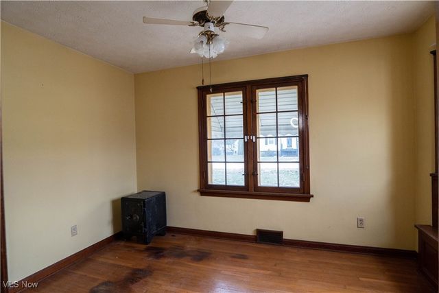 333 17th Street NW, Barberton, OH 44203