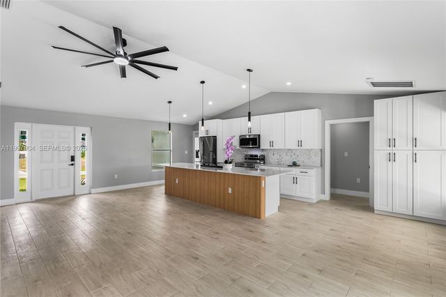 2210 NW 2nd Avenue, Cape Coral, FL 33993