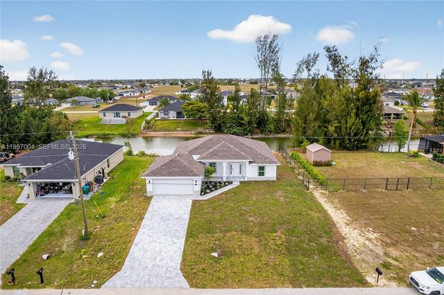 2210 NW 2nd Avenue, Cape Coral, FL 33993