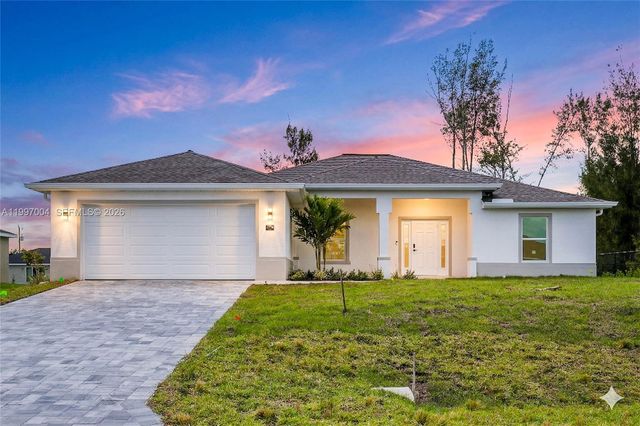 2210 NW 2nd Avenue, Cape Coral, FL 33993