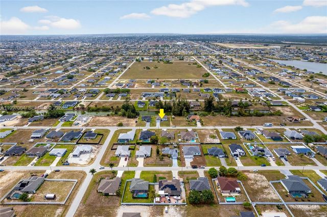 2210 NW 2nd Avenue, Cape Coral, FL 33993