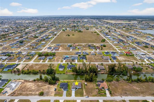 2210 NW 2nd Avenue, Cape Coral, FL 33993