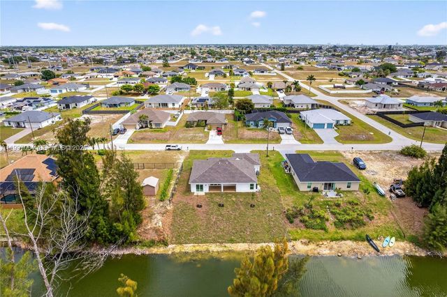 2210 NW 2nd Avenue, Cape Coral, FL 33993