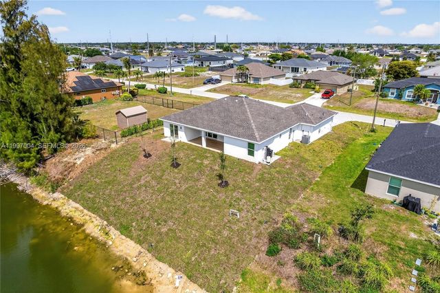 2210 NW 2nd Avenue, Cape Coral, FL 33993