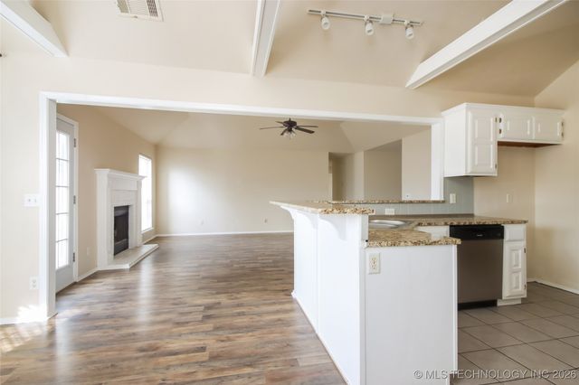 11722 S 104th East Avenue, Bixby, OK 74008