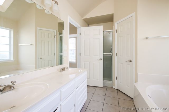 11722 S 104th East Avenue, Bixby, OK 74008