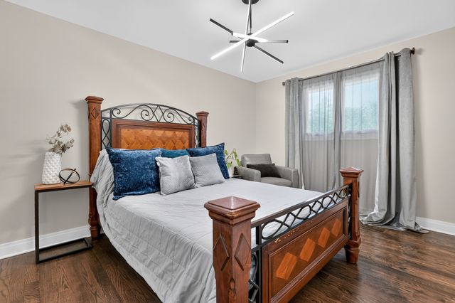 13940 Charleston Drive, Orland Park, IL 60462