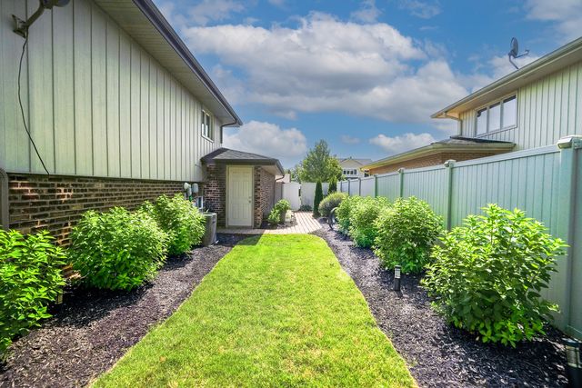 13940 Charleston Drive, Orland Park, IL 60462