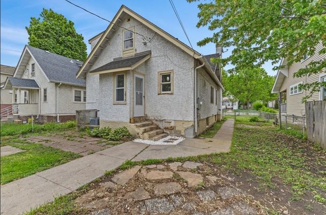 2915 Logan Avenue N, Minneapolis, MN 55411