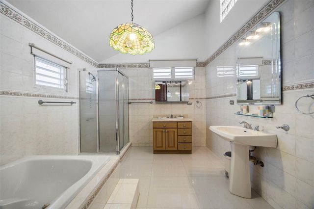 C-27 CALLE CALZADA C-27 URB EL REMANSO, San Juan, PR 00926