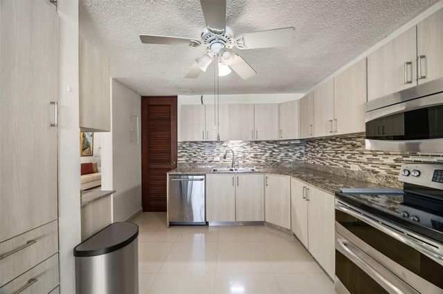 C-27 CALLE CALZADA C-27 URB EL REMANSO, San Juan, PR 00926