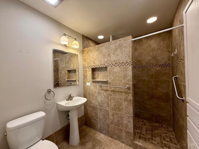 6707 Apache Way, West Chester, OH 45069