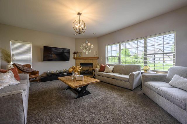 5278 W Highlands COURT, Franklin, WI 53132
