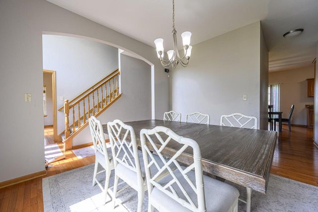 5278 W Highlands COURT, Franklin, WI 53132