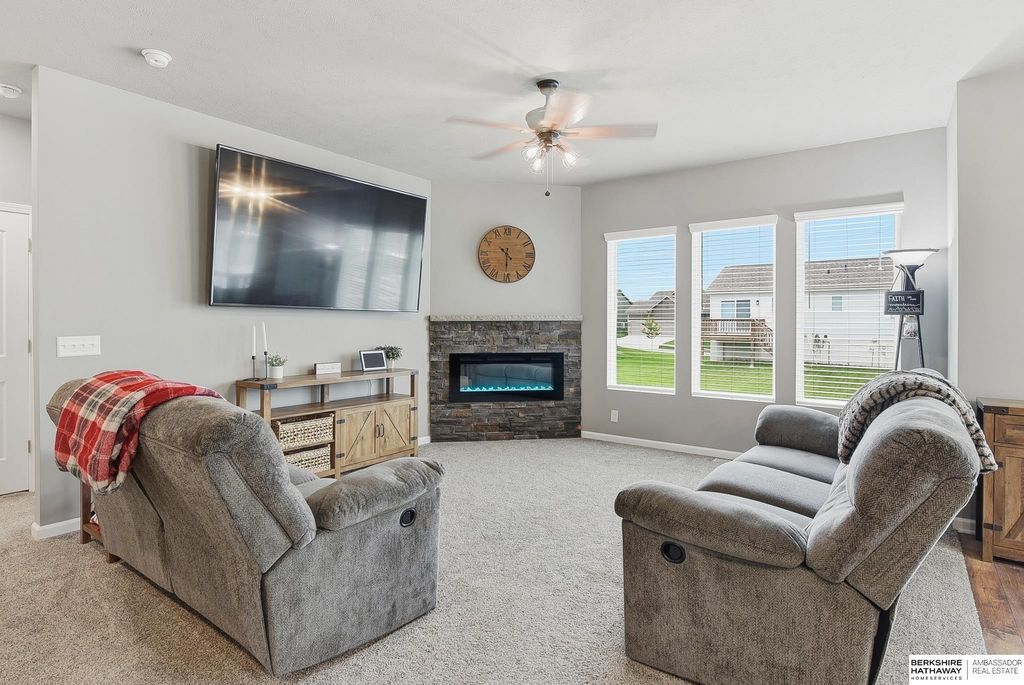 21052 Monroe Street, Elkhorn, NE 68022