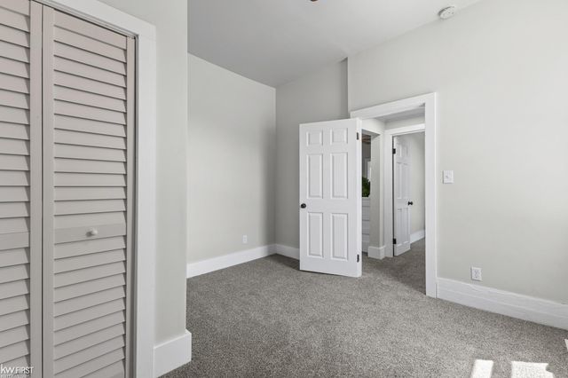 190 S Lynn Avenue, Waterford, MI 48328