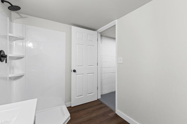 190 S Lynn Avenue, Waterford, MI 48328