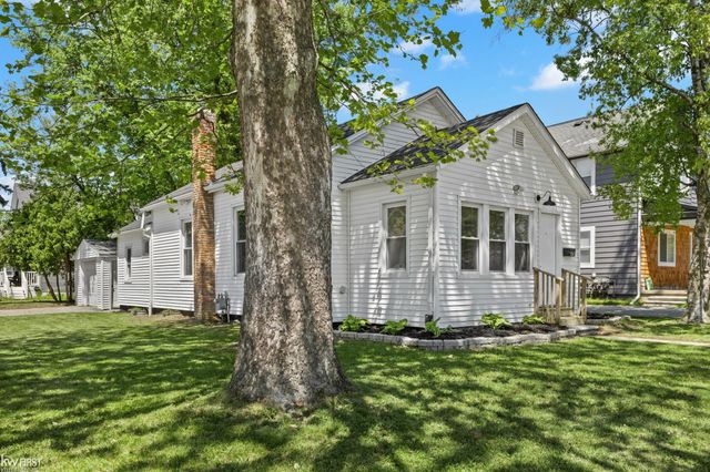 190 S Lynn Avenue, Waterford, MI 48328