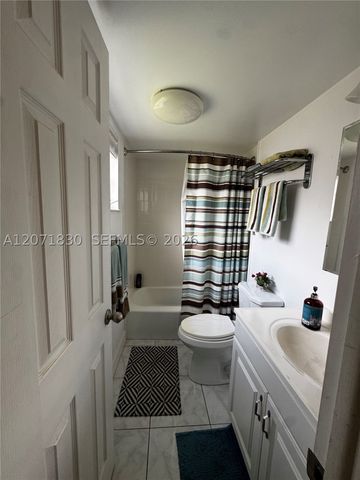 1000 Hillcrest Ct 214, Hollywood, FL 33021