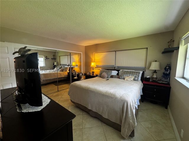 1000 Hillcrest Ct 214, Hollywood, FL 33021