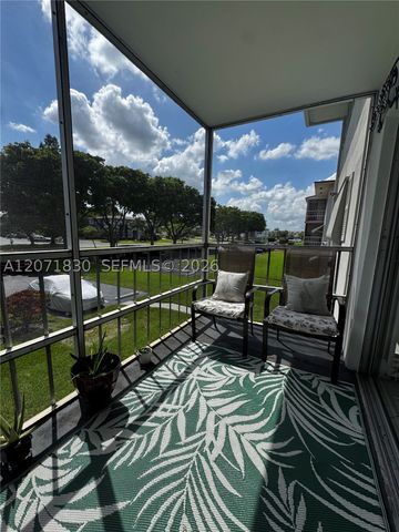 1000 Hillcrest Ct 214, Hollywood, FL 33021