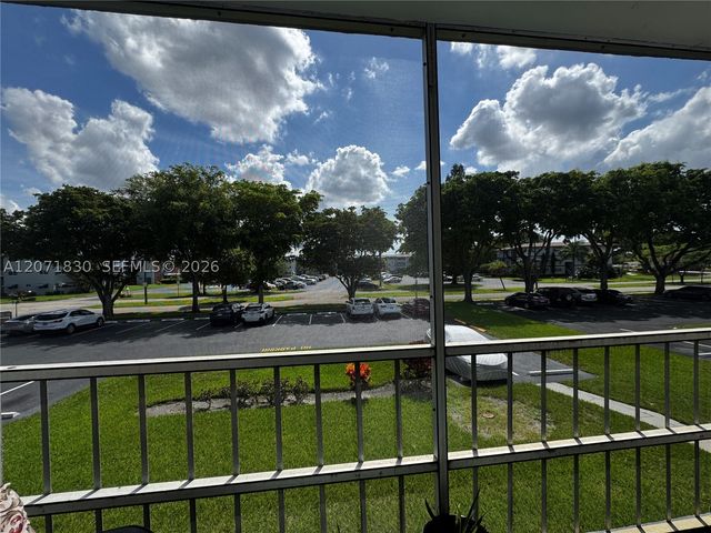 1000 Hillcrest Ct 214, Hollywood, FL 33021