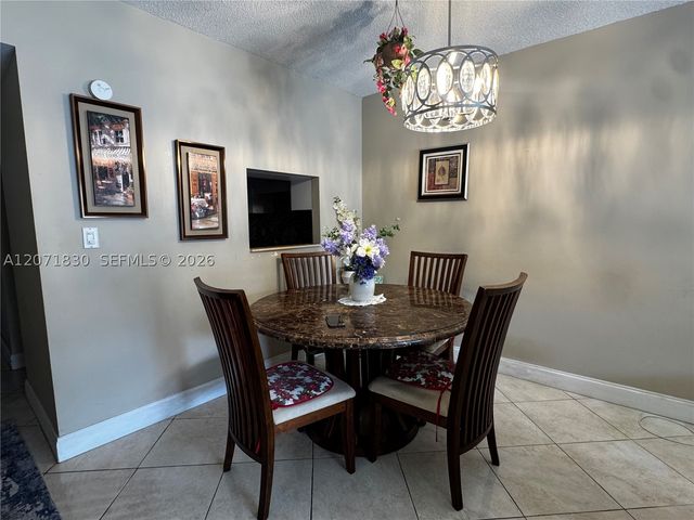 1000 Hillcrest Ct 214, Hollywood, FL 33021