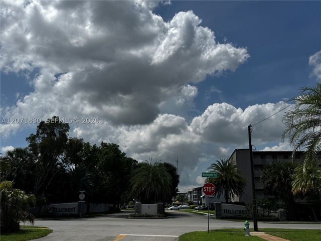 1000 Hillcrest Ct 214, Hollywood, FL 33021