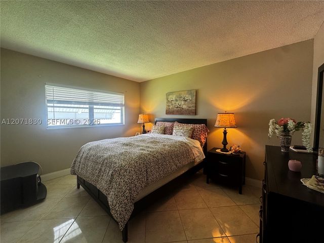 1000 Hillcrest Ct 214, Hollywood, FL 33021