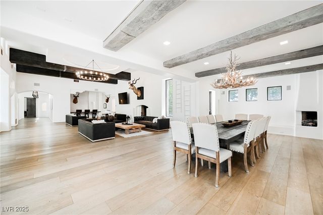 7330 North RAINBOW Boulevard, Las Vegas, NV 89131