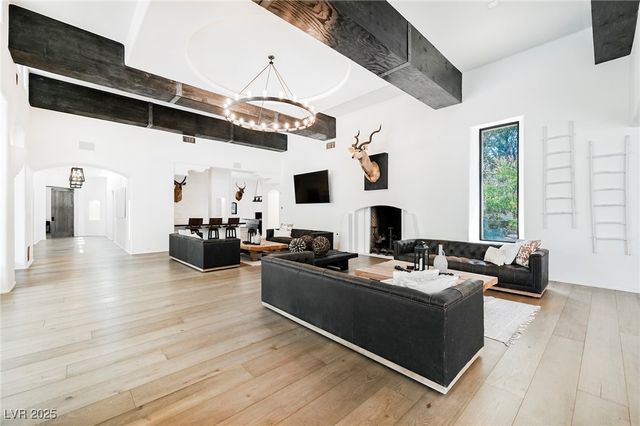 7330 North RAINBOW Boulevard, Las Vegas, NV 89131