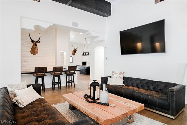 7330 North RAINBOW Boulevard, Las Vegas, NV 89131